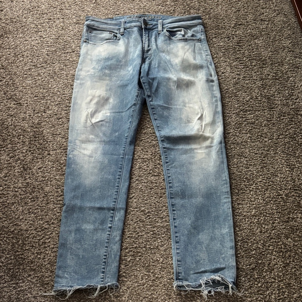 American Eagle Outfitters Men's Light Blue Distressed Skinny Jeans